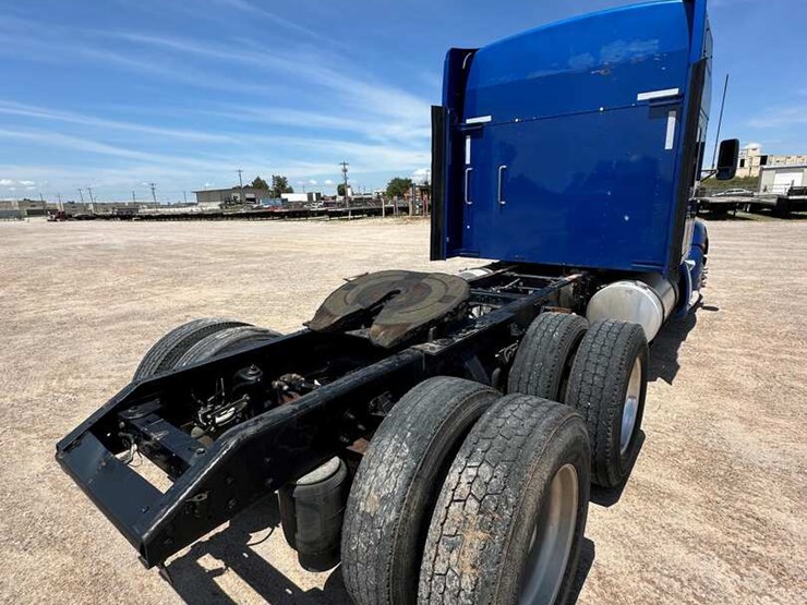 2014-kenworth-t660-image-8