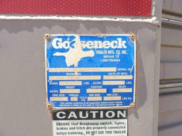 24'-gooseneck-livestock-trailer-image-2