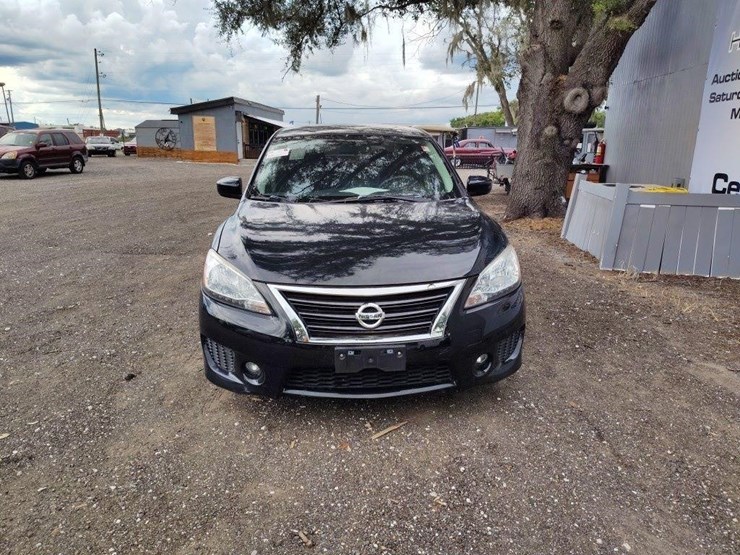 2014-nissan-sentra-runs/moves-s-image-2
