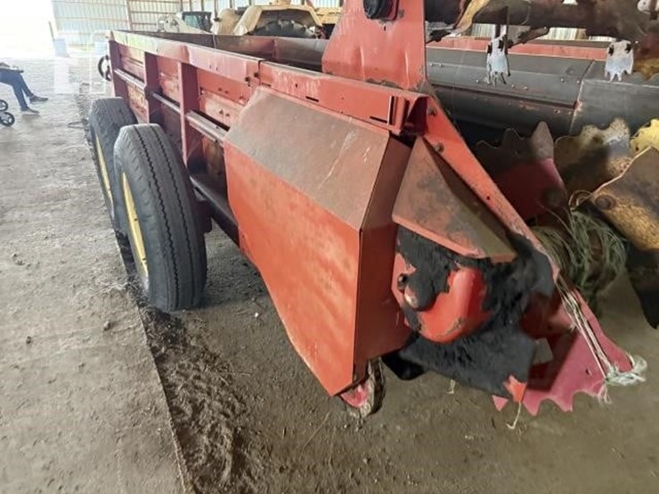 new-holland-791-image-10