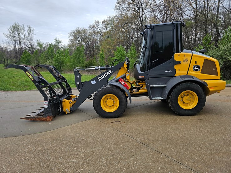 #17574-•-2024-deere-324-wheel-loader-image-5