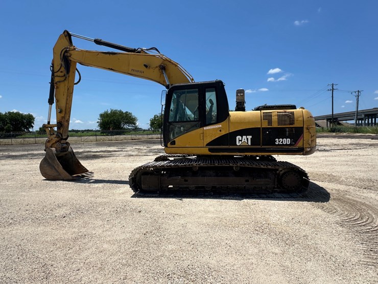 2008-caterpillar-320d-image-8