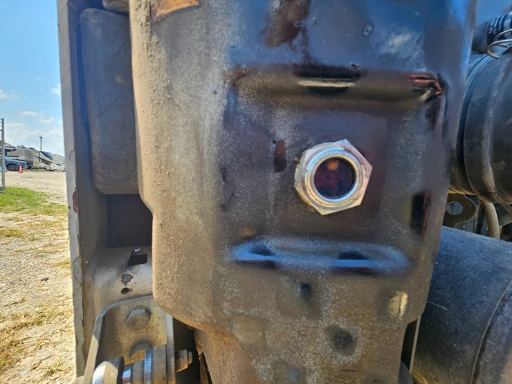 bobcat-325-image-25