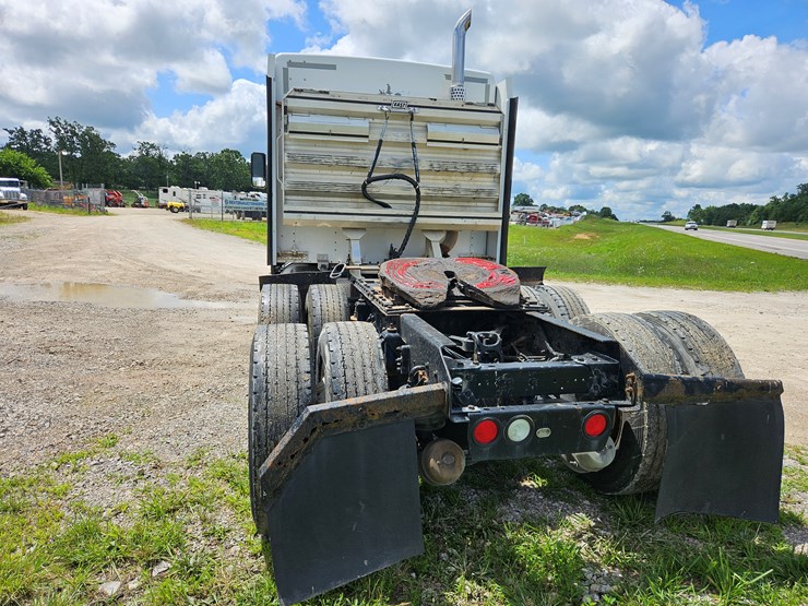 2005-kenworth-t600-image-17
