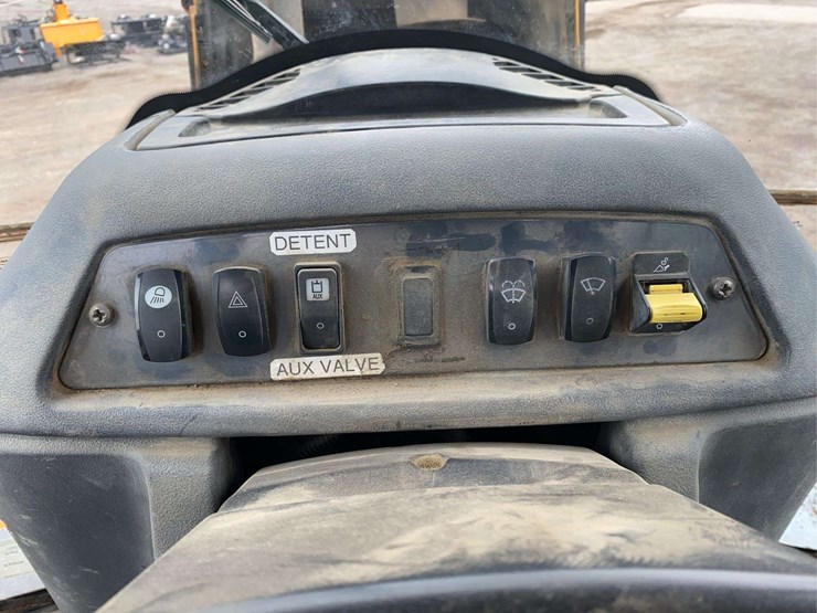 2007-deere-410j-image-26