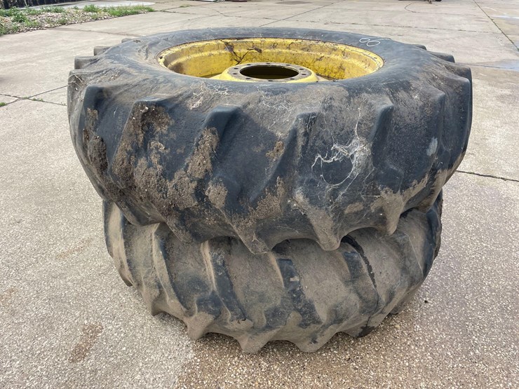 2-20.8-38-tractor-tires-image-2