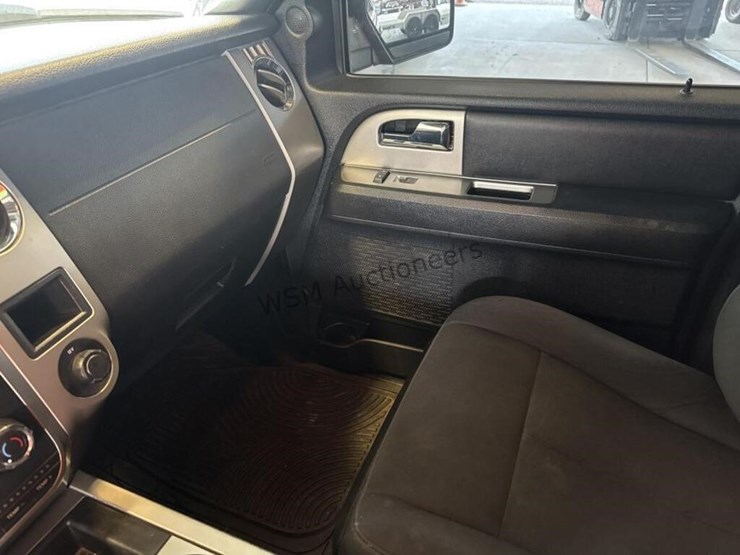 2015-ford-expedition-image-19