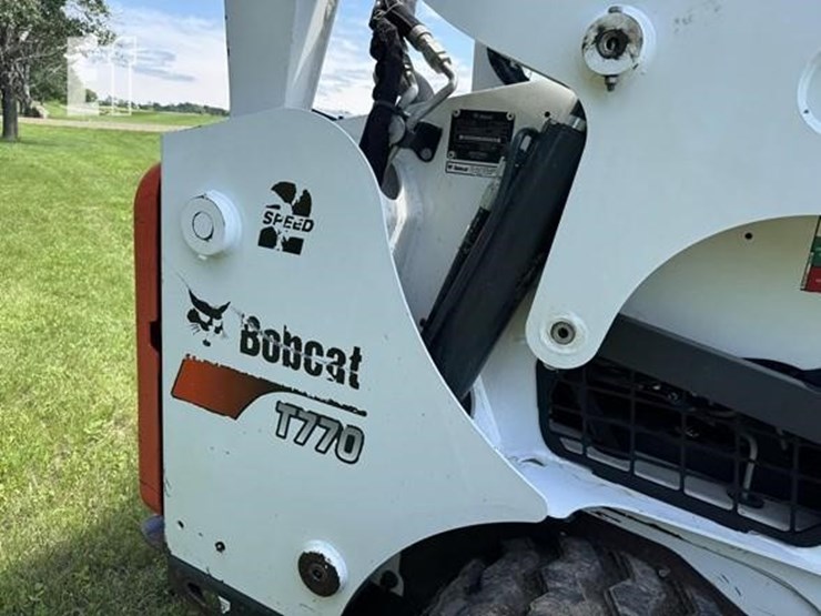 2019-bobcat-t770-image-18