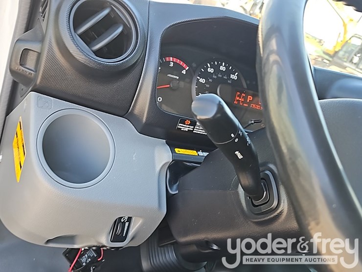 2019-hino-195-image-37