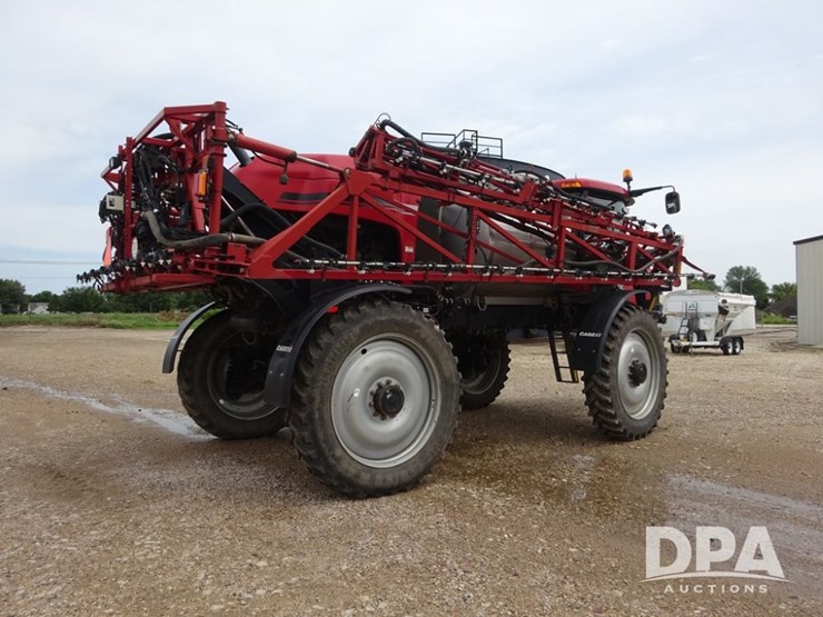 2015-case-ih-patriot-4440-image-22