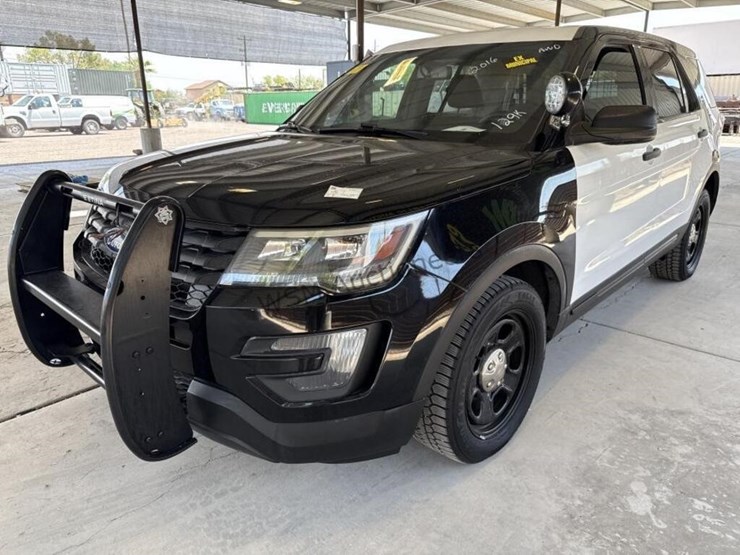 2016-ford-explorer-image-4