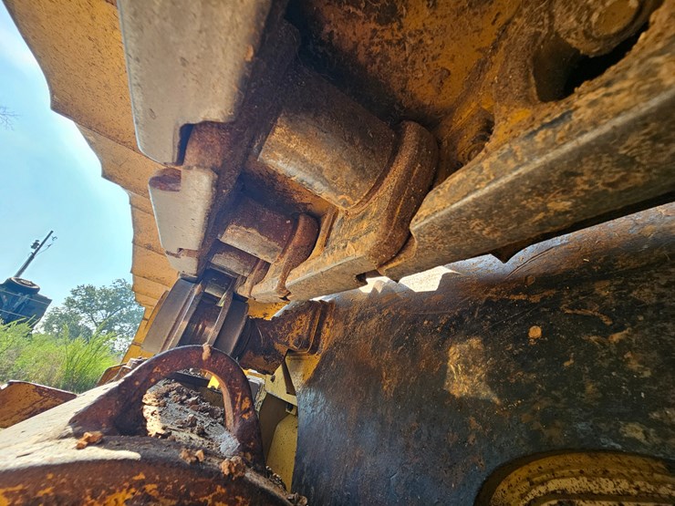2014-caterpillar-953d-image-83