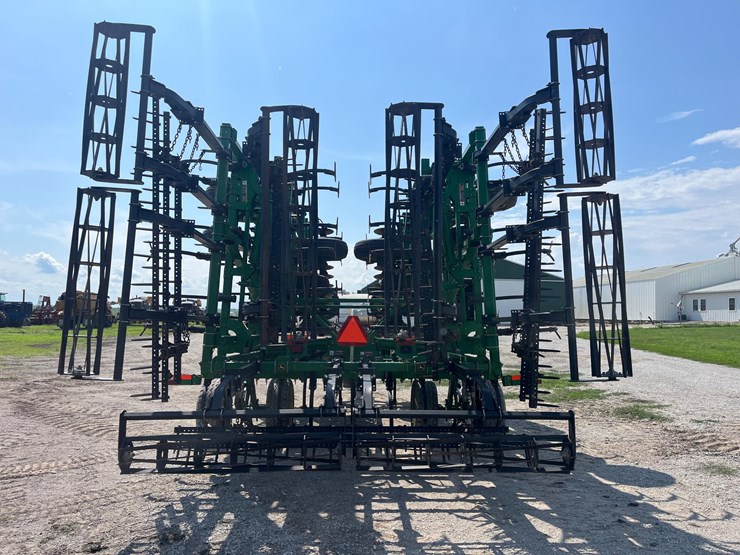 john-deere-2310-image-5