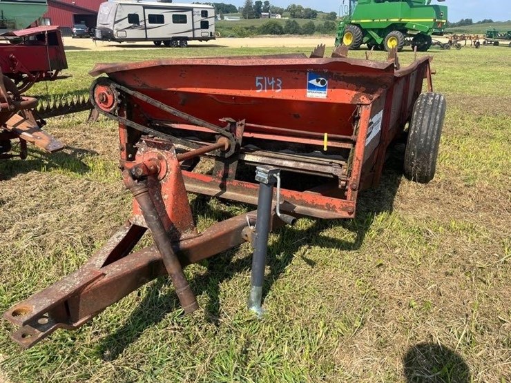 schultz-spreadmaster-manure-spreader-image-1