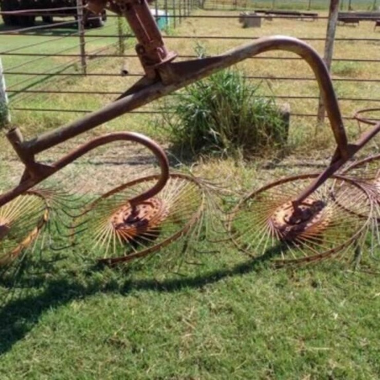 3pt one side 4 wheel hay rake