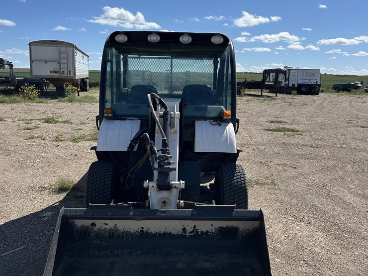 2006-bobcat-toolcat-5600-image-2