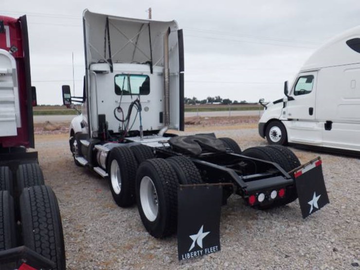 2020-kenworth-t680-image-8
