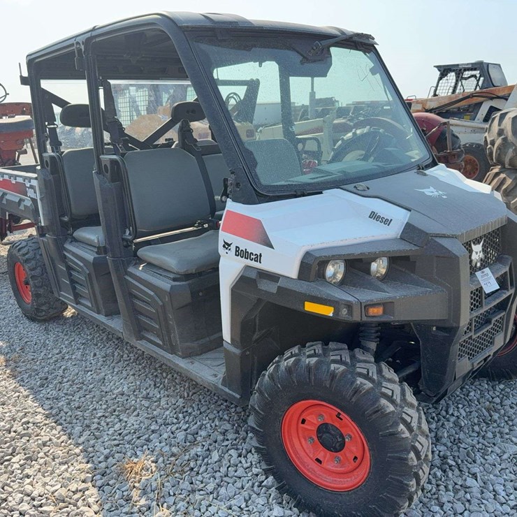 2018 3400XL diesel Bobcat side by side S/N: 4XAB3FMA3H8017157, 6-seater, has heat, runs, 2400hrs/10,000 MILES, new windshield, new rear bearings, new rear window, new CV axles, new brakes, new drive shaft, mechanically sound, has turn signals and lights