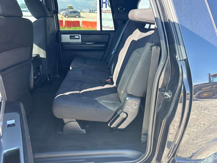 2017-ford-expedition-image-18