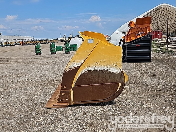 john-deere-744-image-2