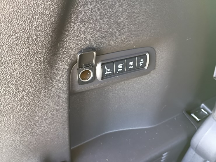 2013-ford-explorer-image-28