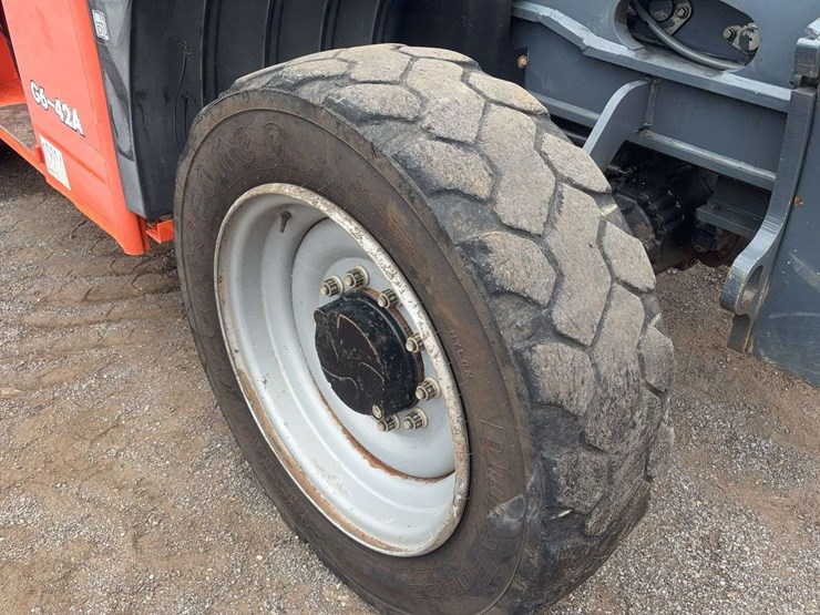 2012-jlg-g6-42a-image-5
