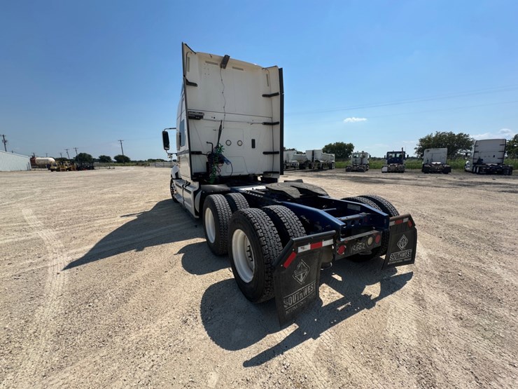 2017-international-prostar-image-7