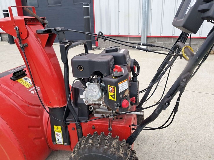 jonesered-st-2368e-walk-behind-snow-blower-image-6
