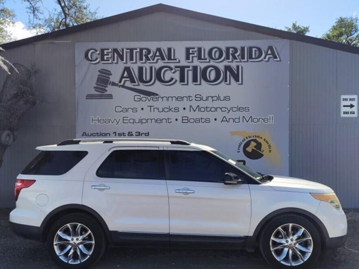 2012-ford-explorer-xlt-image-1