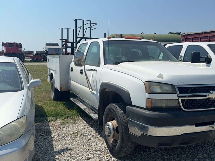2006-chevrolet-silverado-image-1