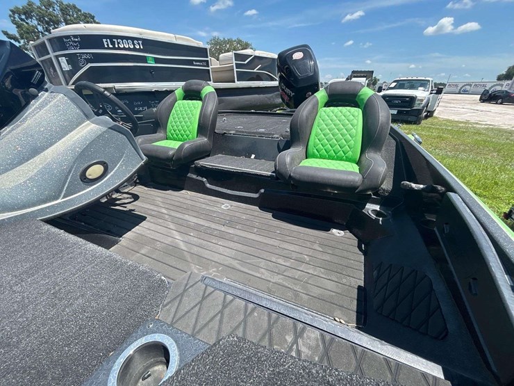 2017-nitro-z-19ft-bass-boat-with-26ft-t/a-boat-trailer-image-21