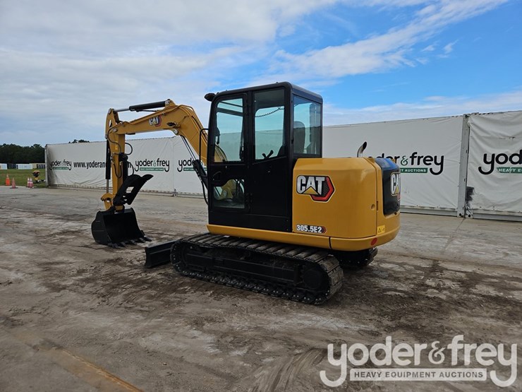 2021-caterpillar-305.5-image-3