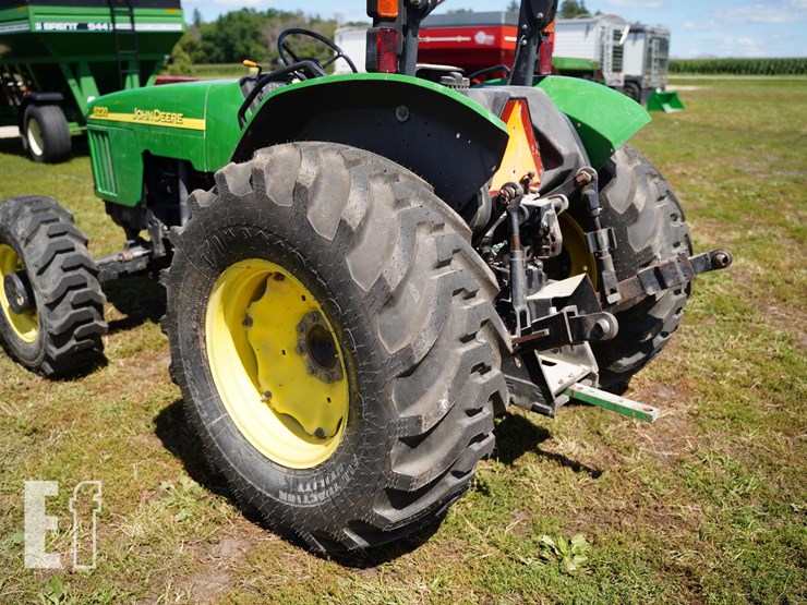 2004-john-deere-5220-image-22