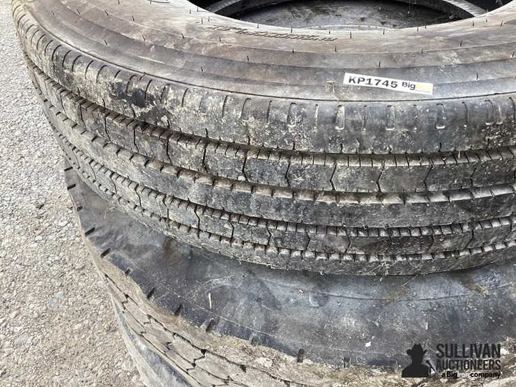 11r22.5-tires-&-rims-image-13