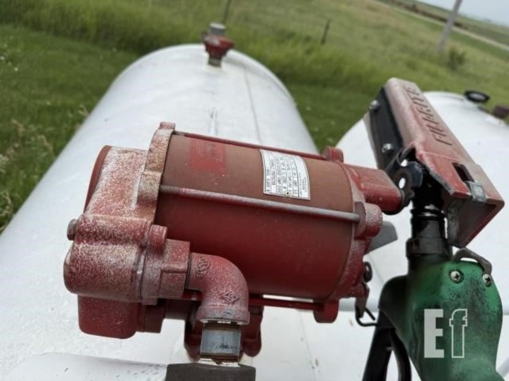 550-gallon-fuel-tank-(2)-image-3