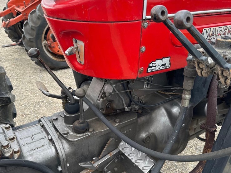massey-ferguson-65-image-11