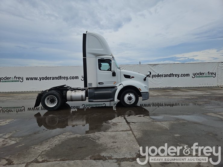 2015-peterbilt-579-image-5