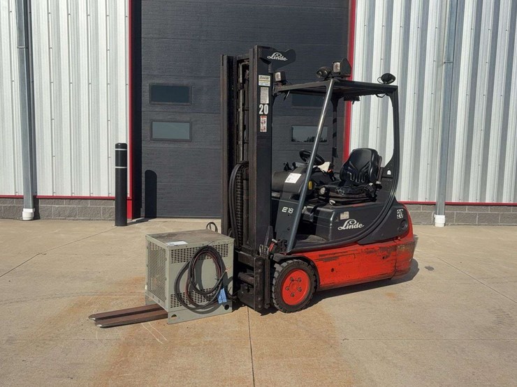 linde-e18c-02-forklift-image-1