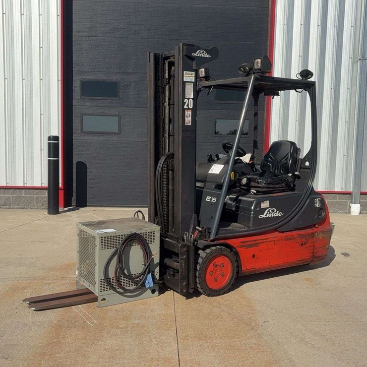 Linde E18C-02 Forklift