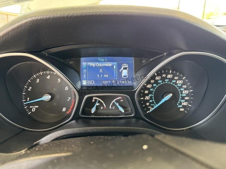 2012-ford-focus-se-sdn-image-15