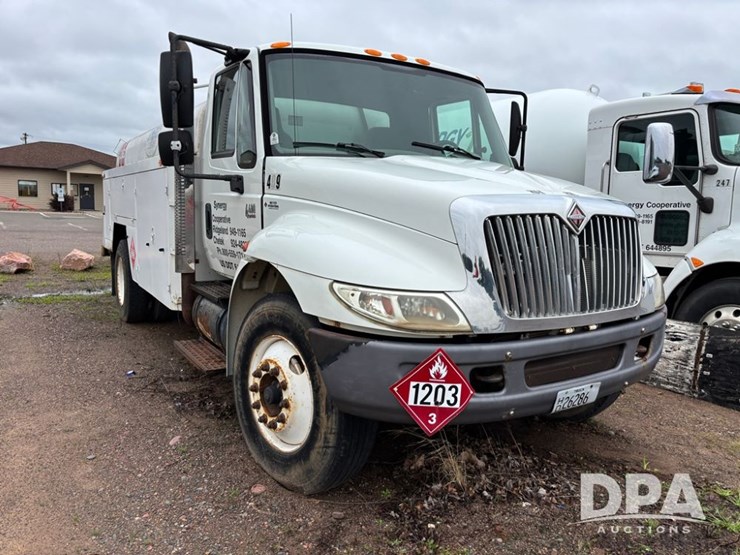 2002-international-durastar-4400-image-14