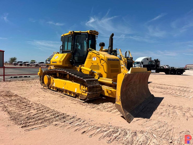 2023-komatsu-d71ex-24-crawler-dozer-image-2