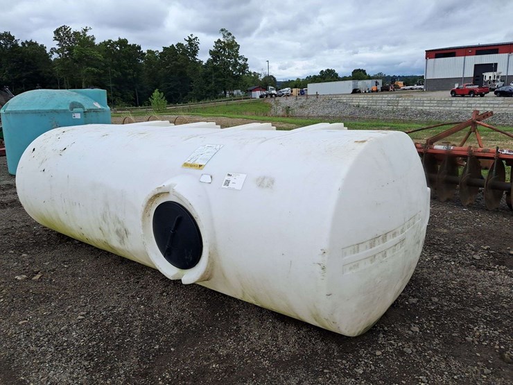 1200-gallon-poly-tank-image-1