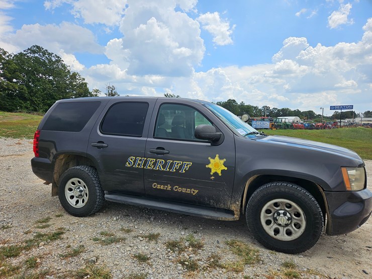 2010-chevrolet-tahoe-image-18