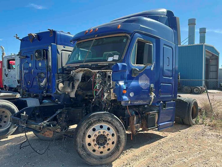 2015-freightliner-cascadia(inoperable)-image-1