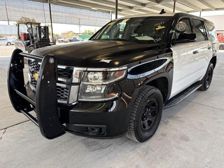 2017-chevrolet-tahoe-image-4