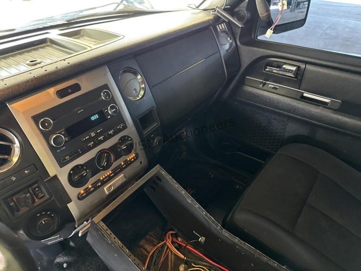 2016-ford-expedition-image-23