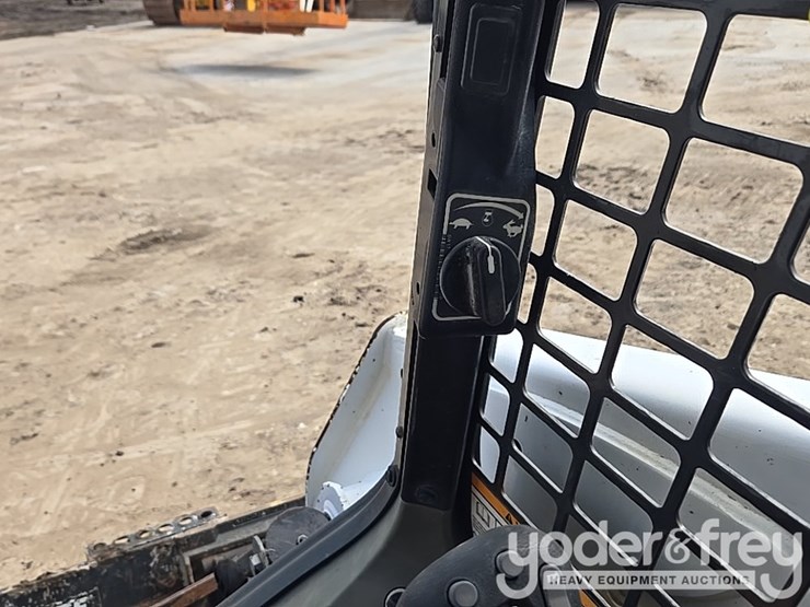 2019-bobcat-t590-image-43