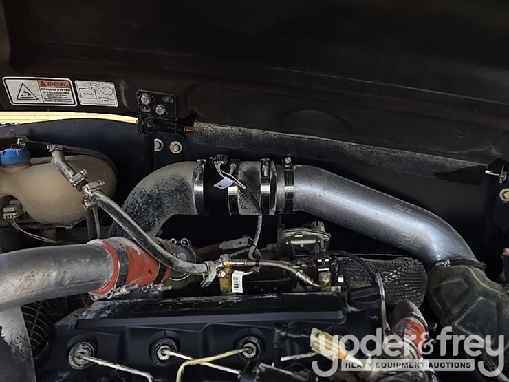 2019-jlg-1055-image-36
