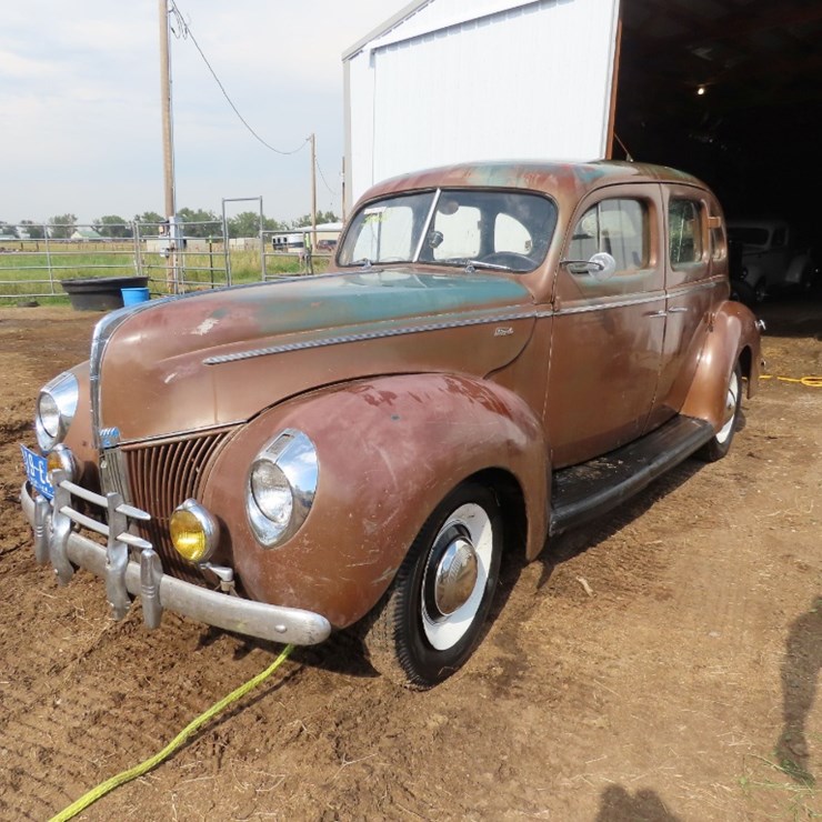 1940 Ford Deluxe Survivor 4dr Sedan